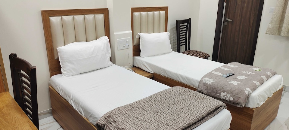 Collection O 92399 Hotel Poonam International, Paharganj Delhi, Delhi