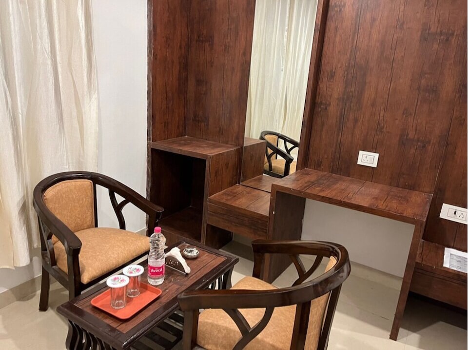 Live on DEL4338, Airport Delhi, Delhi Transit