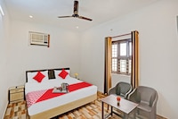 OYO Hotel Nirvan Near Jahangirpuri Metro Station