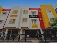 Hotel O J2 Service Apartment