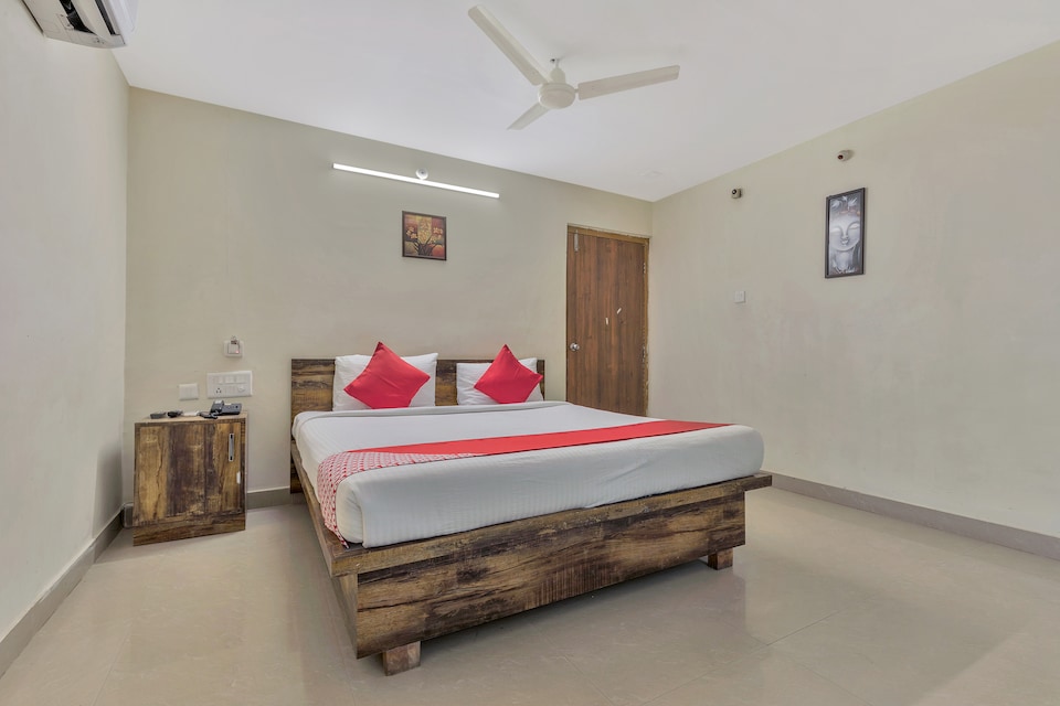 OYO Lotus Grand Near Shilparamam, Hi-Tech City, Hyderabad