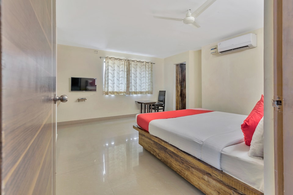 OYO Lotus Grand Near Shilparamam, Hi-Tech City, Hyderabad