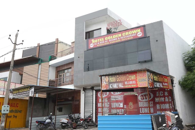 OYO Hotel Golden Crown
