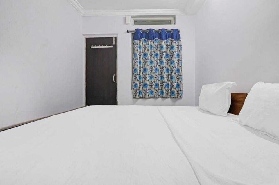 Hotel O White Carnations Hotels, Gachibowli, Hyderabad