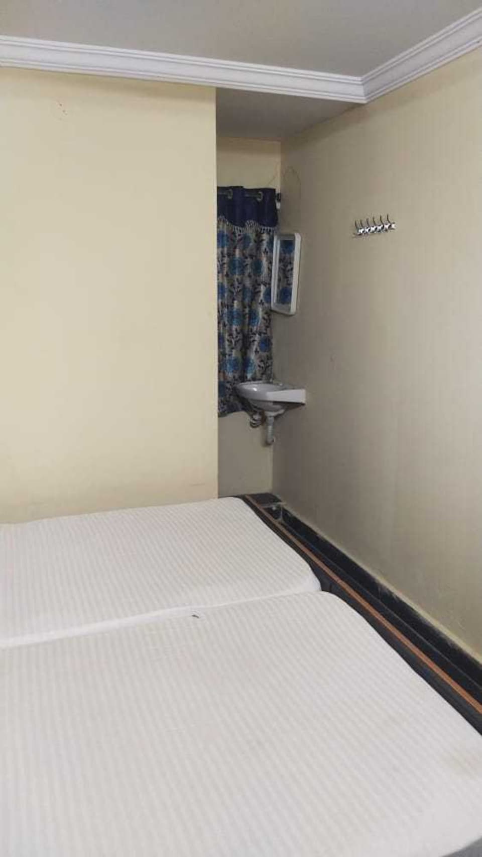 Hotel O White Carnations Hotels, Gachibowli, Hyderabad