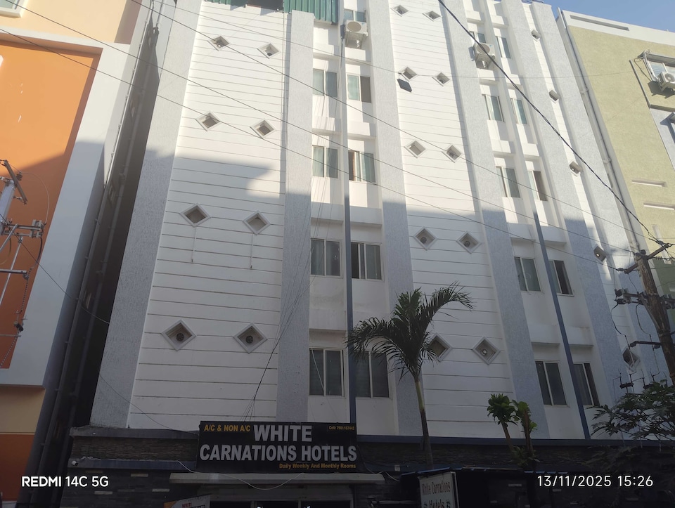 Hotel O White Carnations Hotels, Gachibowli, Hyderabad