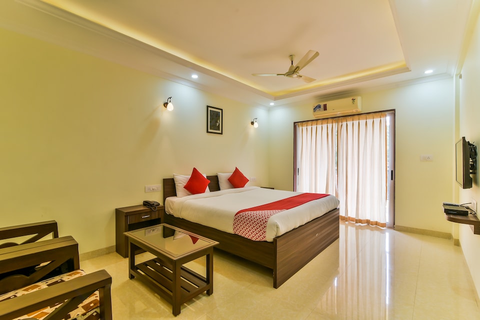 OYO 12017 Sai Swastik, Candolim Goa, Goa