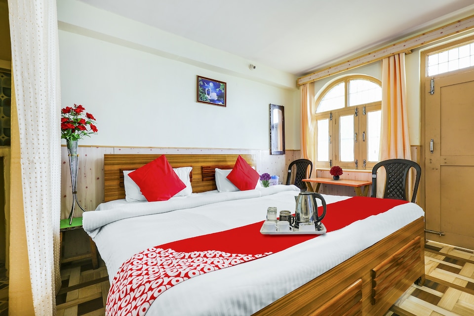 OYO Hotel Hill Top, Mall Road, Nainital, Nainital