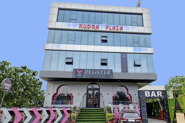 Townhouse OAK Hotel Rudra