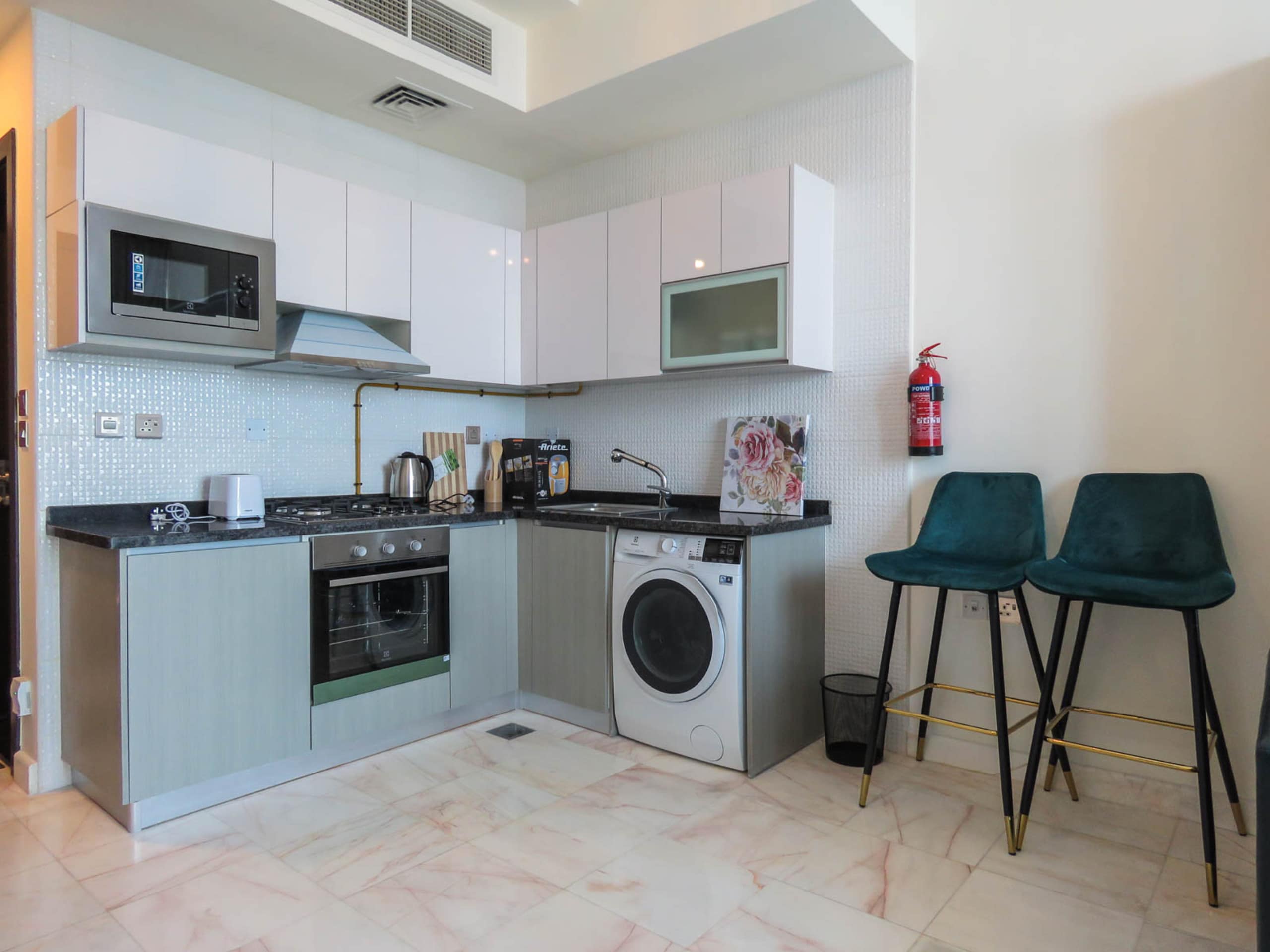 OYO 943 Home Bayz Danube studio, Business Bay