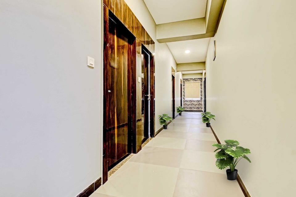 Hotel O Convivial Ark, New Market Bhopal, Bhopal