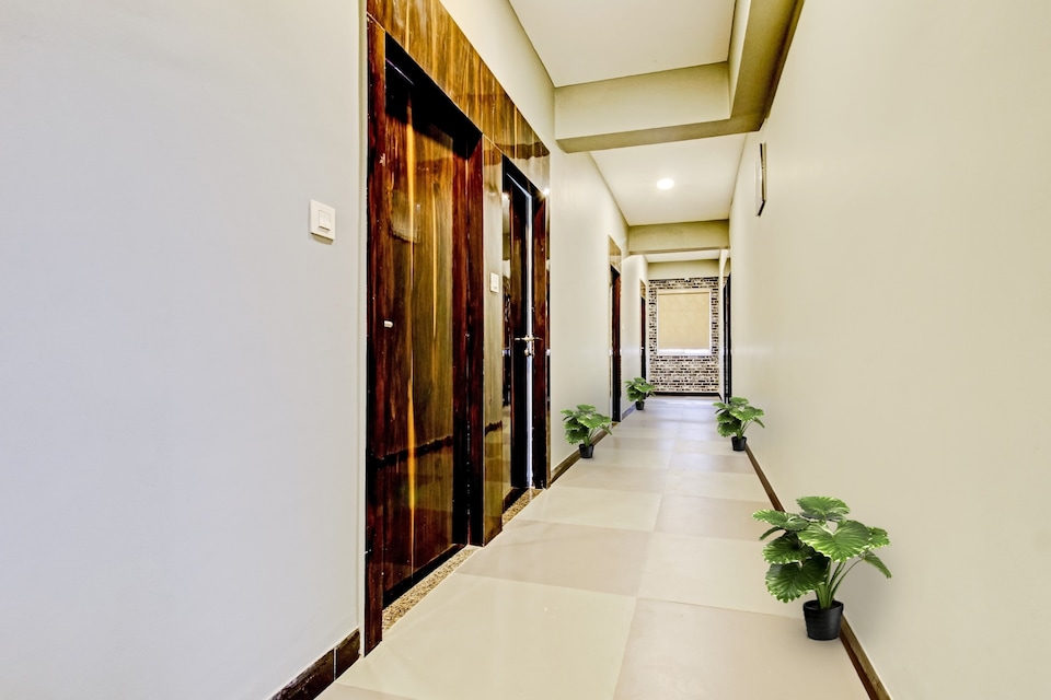 Hotel O Convivial Ark, New Market Bhopal, Bhopal