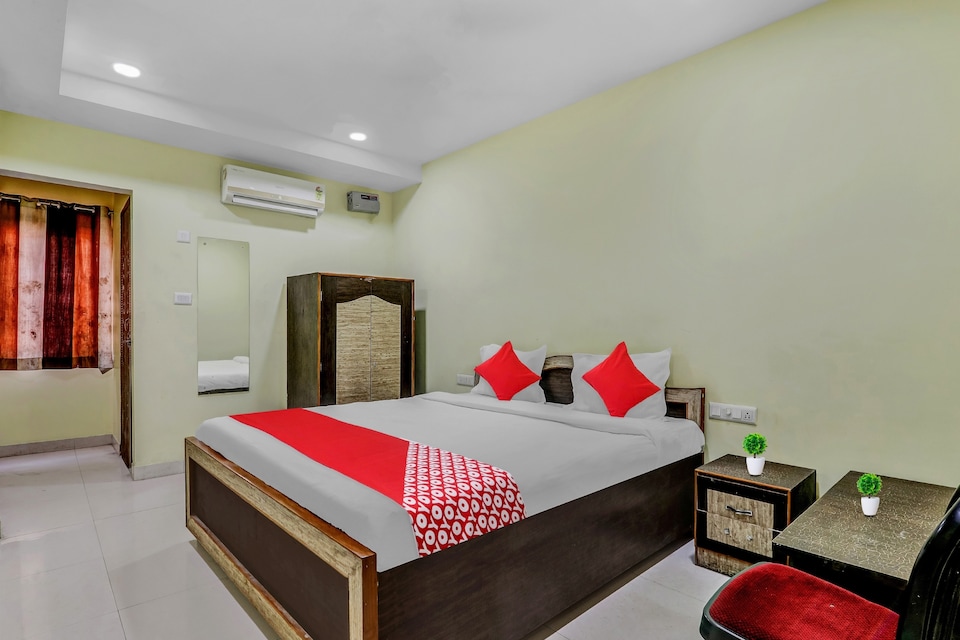 Hotel O Govind Guest House, Golghar, Gorakhpur
