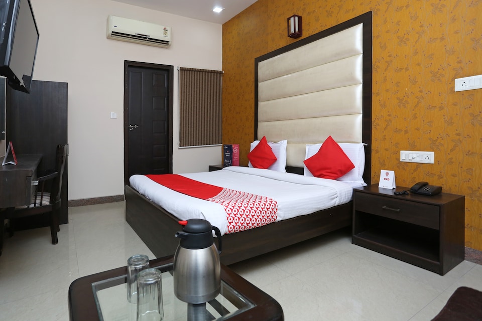 OYO 12027 होटल अमारा, Station Road, रायपुर