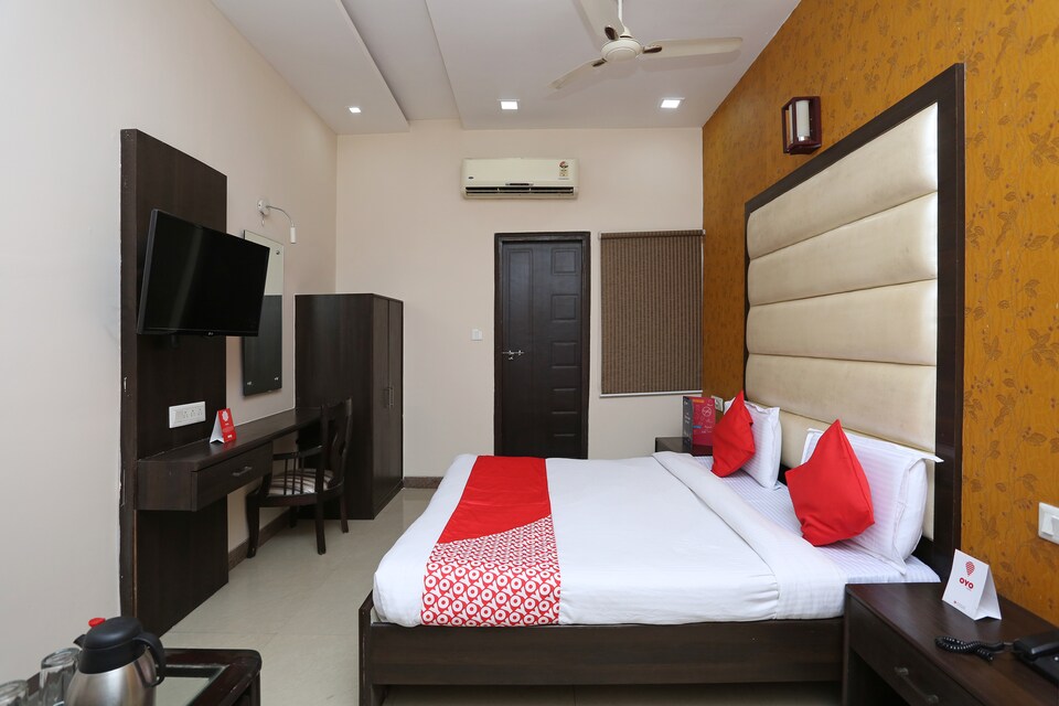 OYO 12027 होटल अमारा, Station Road, रायपुर