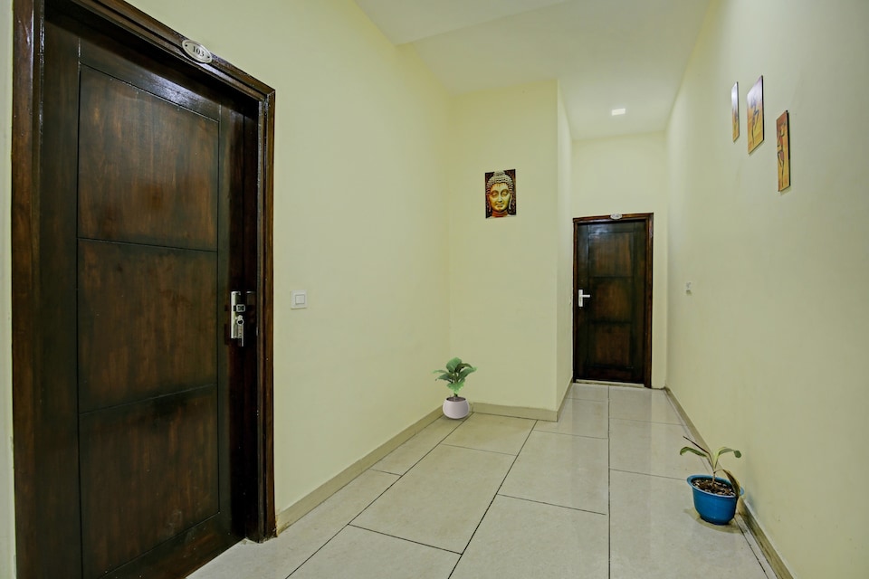 OYO 92762 LAVISH HOTEL, Zirakpur, Zirakpur