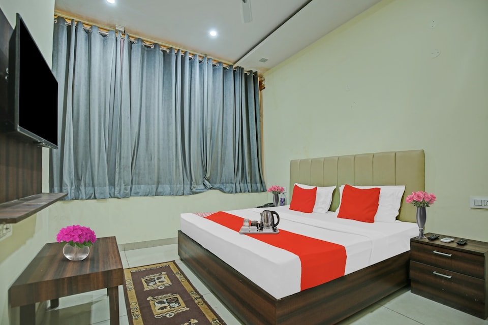 Hotel O Patiala Road Crossway Zirakpur Formerly Lavish, Zirakpur, Zirakpur