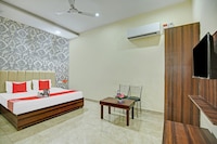 HOTEL O LAVISH 