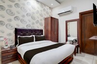 Super Collection O by OYO Patiala Road Crossway Zirakpur Formerly Lavish