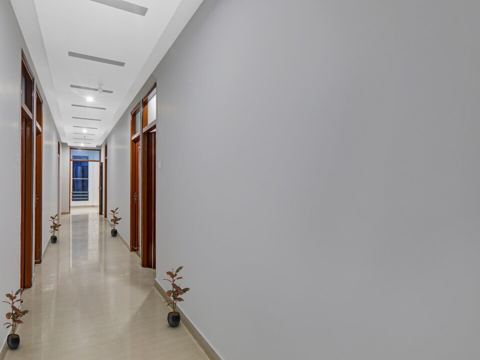Super Townhouse Swaroop Inn, Gomti Nagar Lucknow, Lucknow