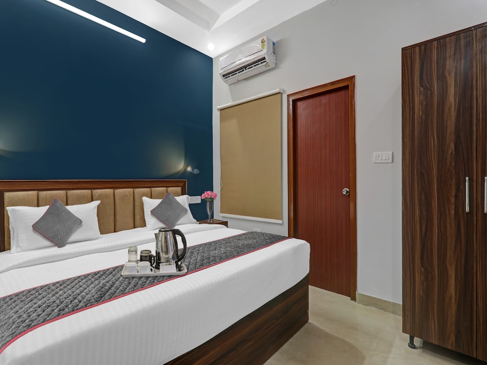 Super Townhouse swaroop inn, Gomti Nagar Lucknow, Lucknow