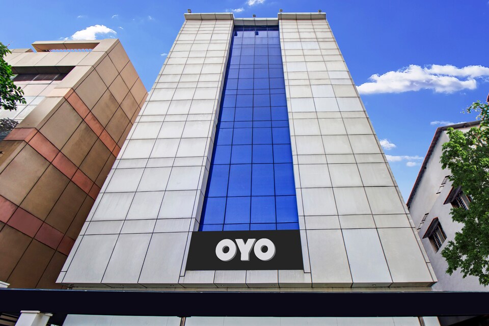 Townhouse OAK 92847 Hotel Glorious Palace Near Birla Mandir, Park Circus Kolkata, Kolkata