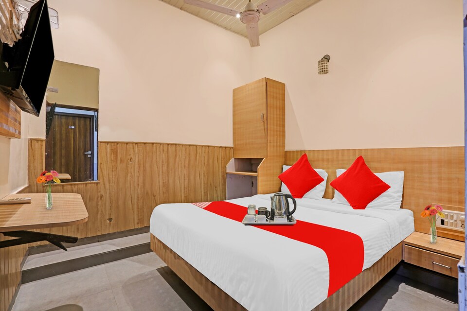 OYO Hotel Royal Square Near Chhatrapati Shivaji International Airport, Mumbai Chembur-Kurla-Ghatkopar, Mumbai