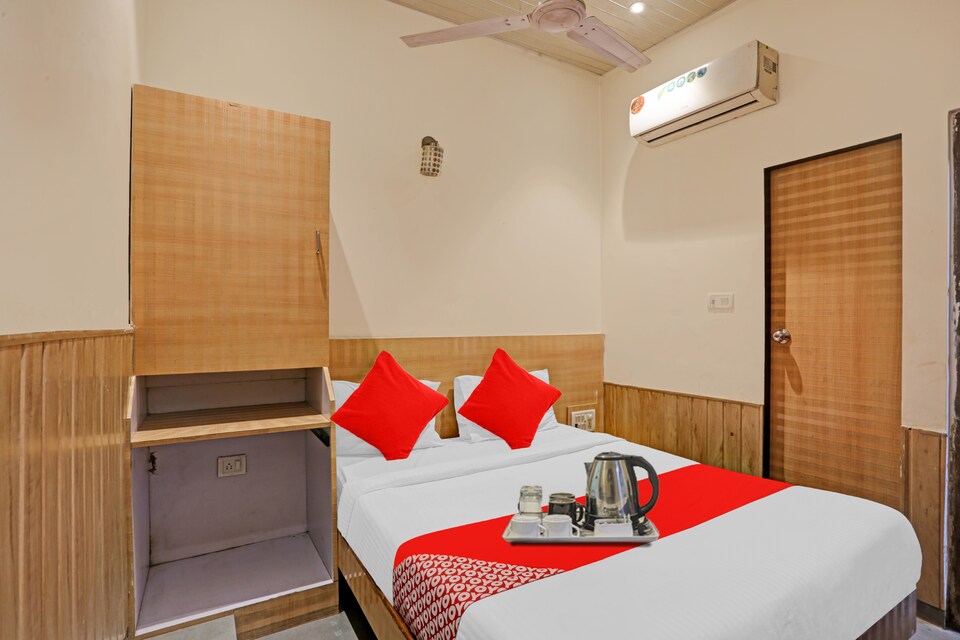 OYO Hotel Royal Square Near Chhatrapati Shivaji International Airport, Mumbai Chembur-Kurla-Ghatkopar, Mumbai