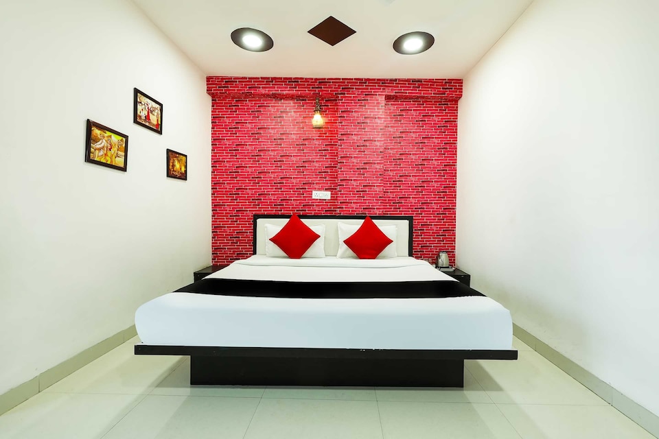 Collection O 92933 Hotel Seemansh, Vijay Nagar Indore, Indore