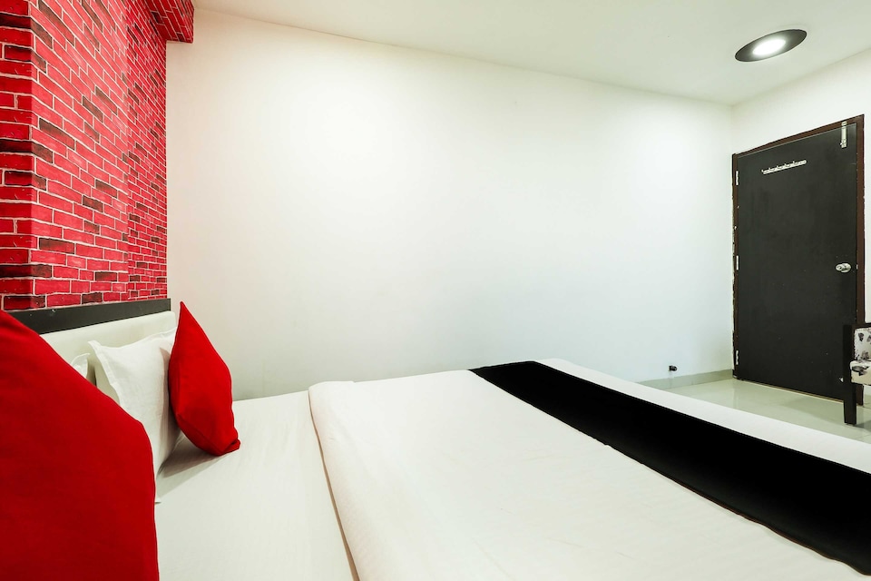 Collection O 92933 Hotel Seemansh, Vijay Nagar Indore, Indore