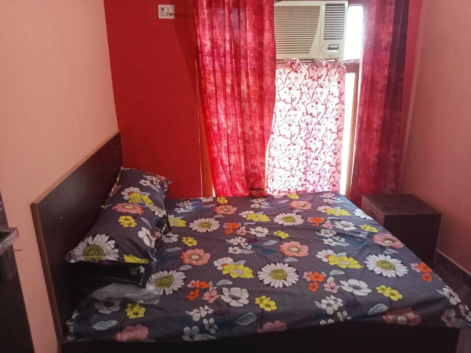 OYO Vs White House, Meerut, Meerut