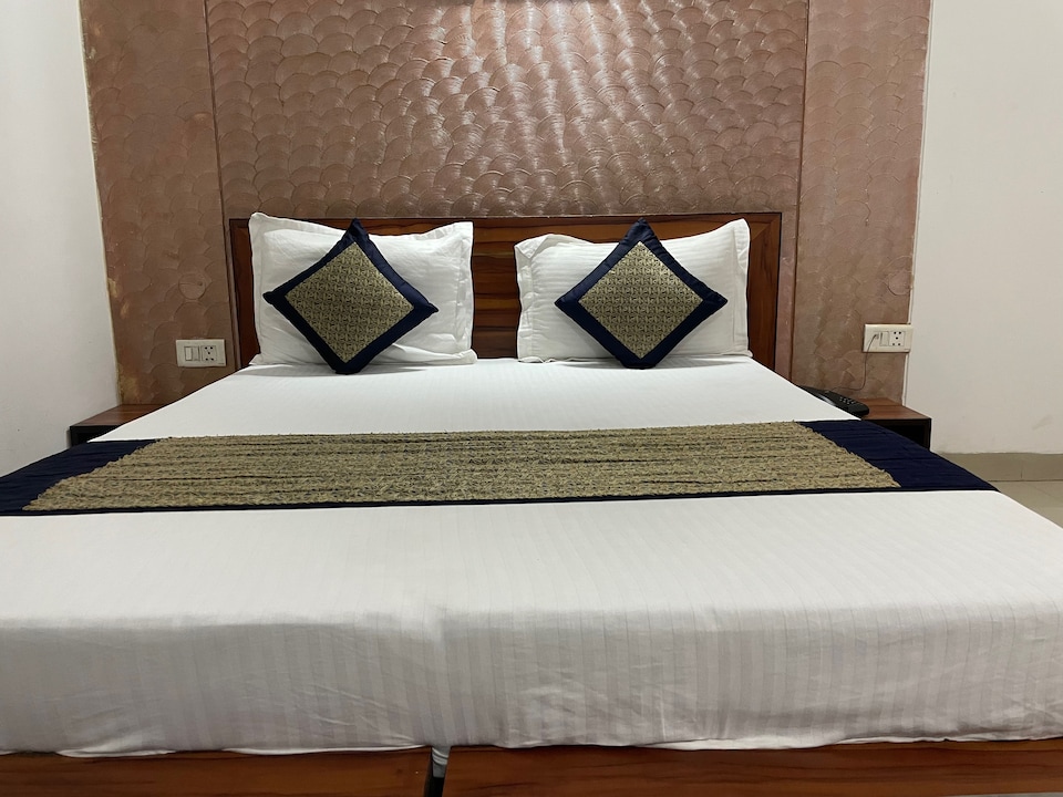 OYO Omehar Stay, Airport Delhi, Delhi Transit