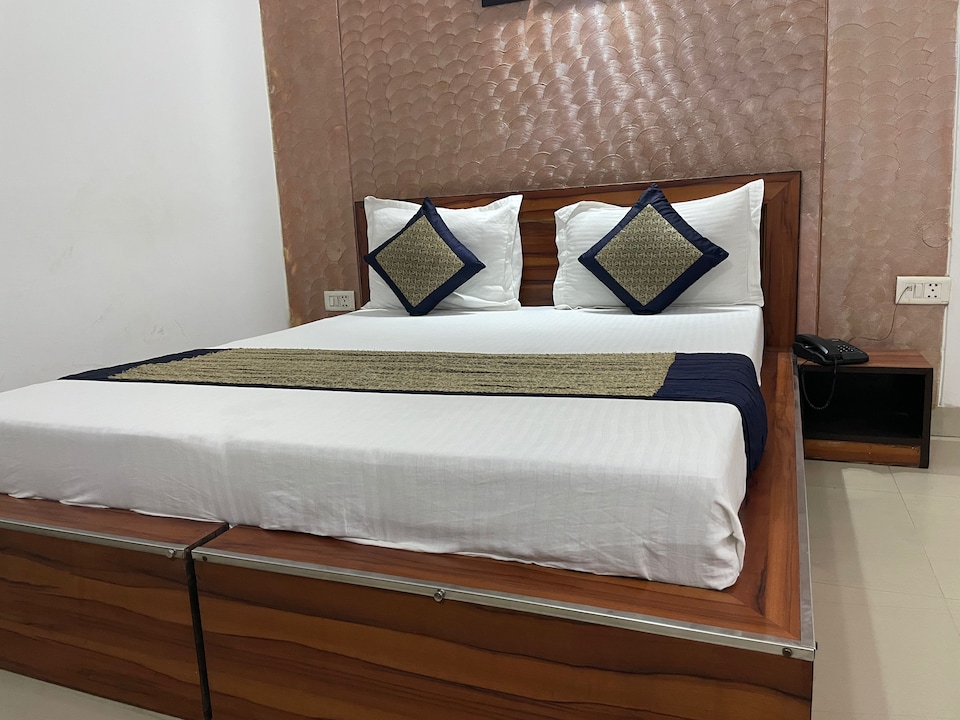 OYO Omehar Stay, Airport Delhi, Delhi Transit