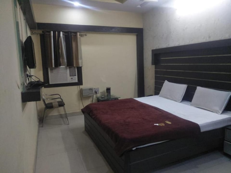 POP Hotel Samrat Lucknow, Charbagh Lucknow, Lucknow