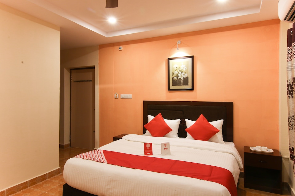 OYO 12064 Vamsi Krishna, MVP Colony Visakhapatnam-II, Visakhapatnam