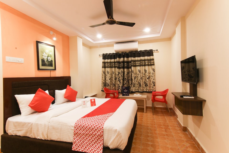 OYO 12064 Vamsi Krishna, MVP Colony Visakhapatnam-II, Visakhapatnam