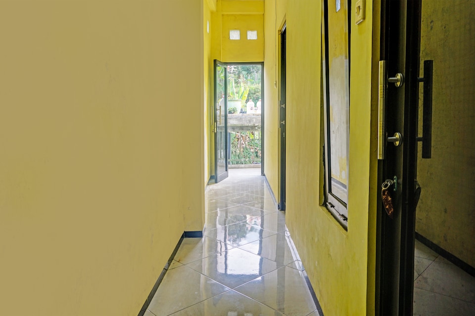 OYO 91588 Ananda Guest House Batu, Batu, Batu