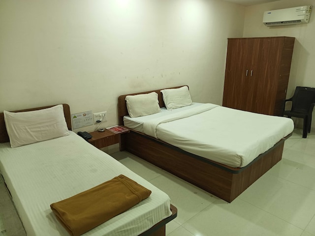 OYO 93033 Hotel Atharva Executive