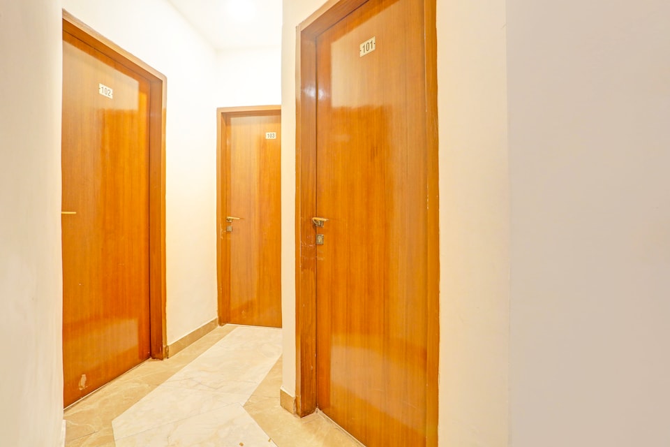 Super Hotel O by OYO Sector 45 Formerly Manyavar, South Chandigarh, Chandigarh