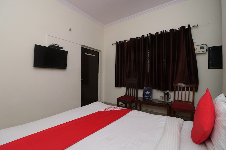 OYO 12068 Sunder Residency, Dehradun Railway Station, Dehradun