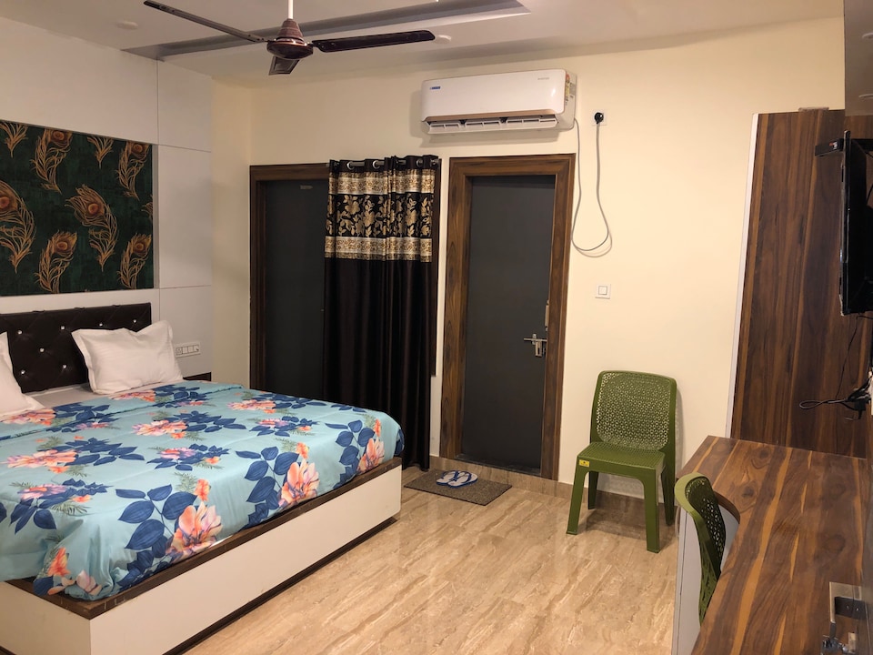 OYO Mahadev Hotels & Restaurant, Narnaul, नारनौल