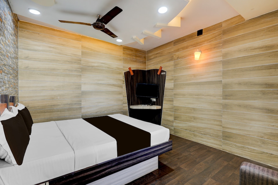 Hotel O Saffron, Porbandar, Porbandar