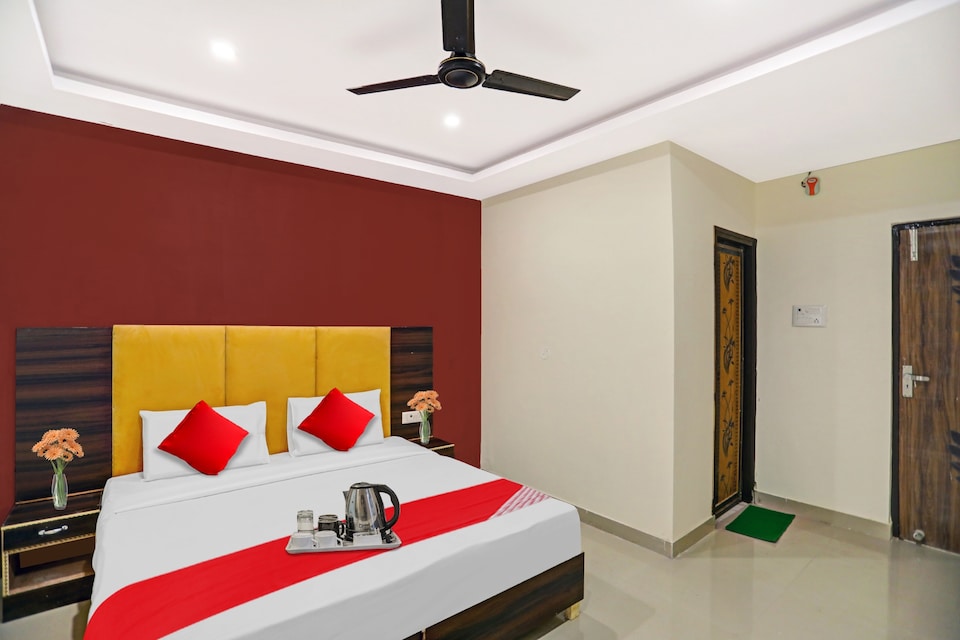 OYO 93116 Classic Guest House, Anand Vihar Delhi, Delhi