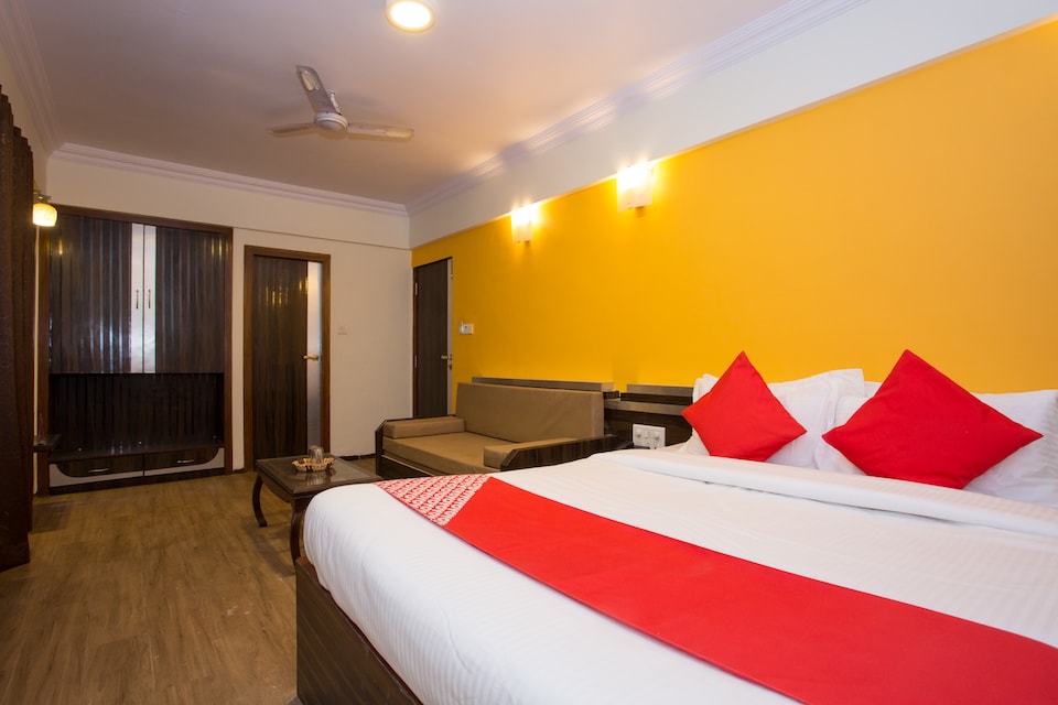 OYO 12078 Hotel Suncity, Main Market Mahabaleshwar, Mahabaleshwar