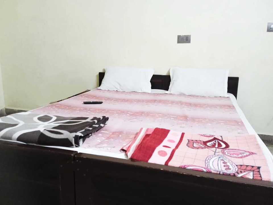 OYO 93185 Adarsh Guest House, Bishtupur Jamshedpur, Jamshedpur