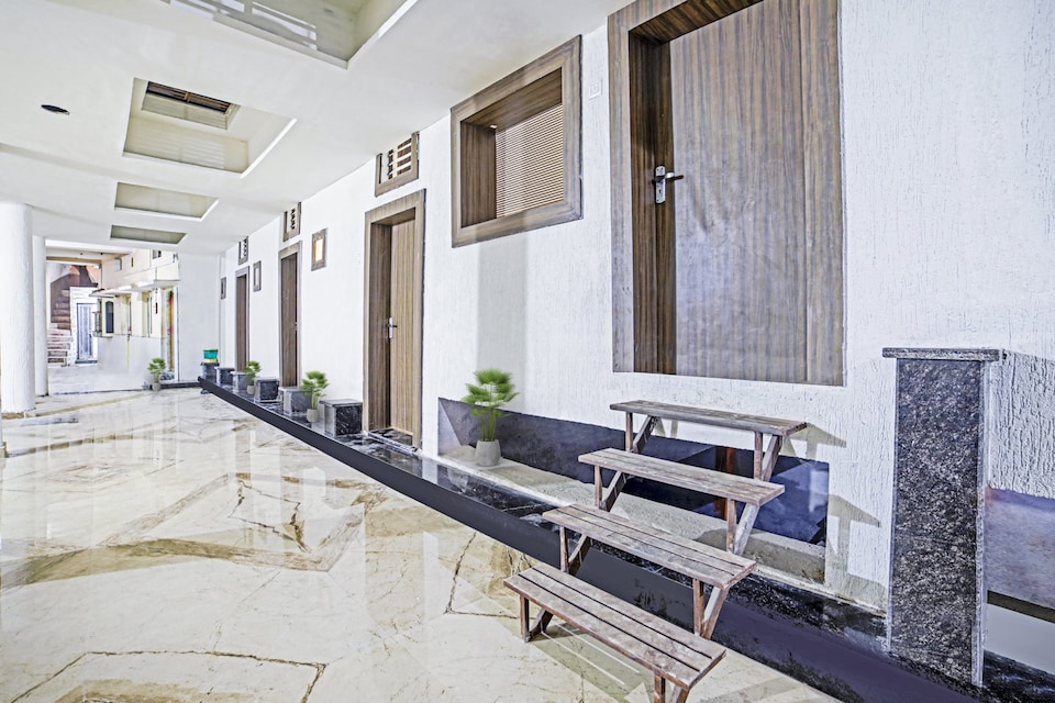 Hotel O atithi in Garha Jabalpur, Jabalpur, Jabalpur