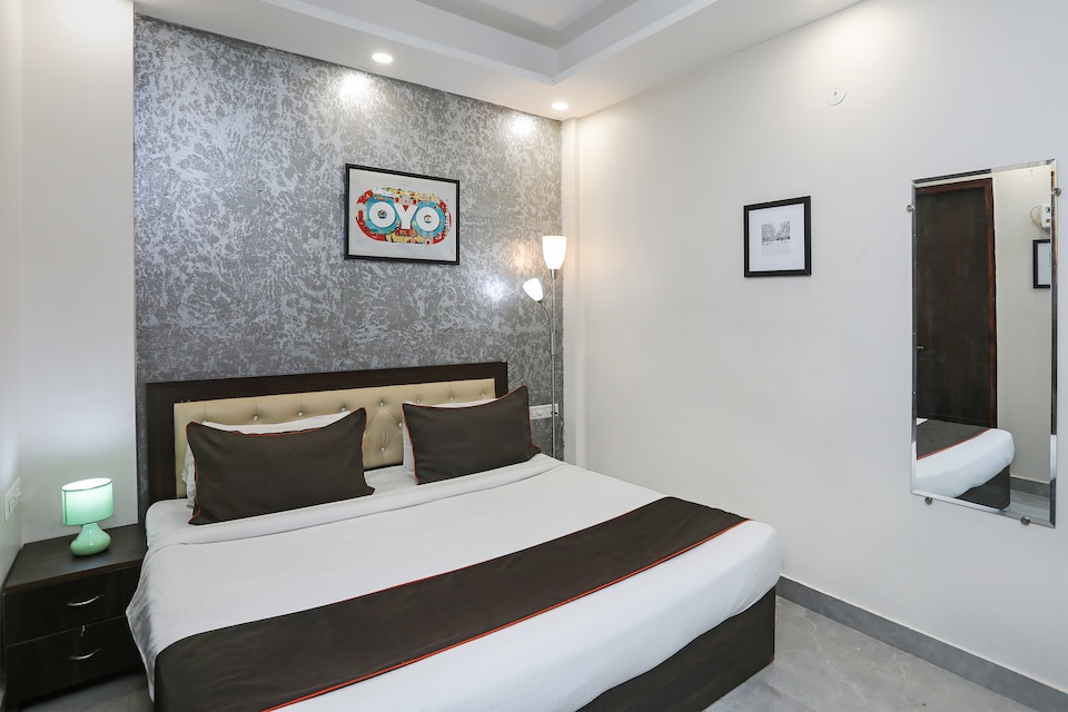 Super Hotel O The Signature Inn, Noida City, Noida