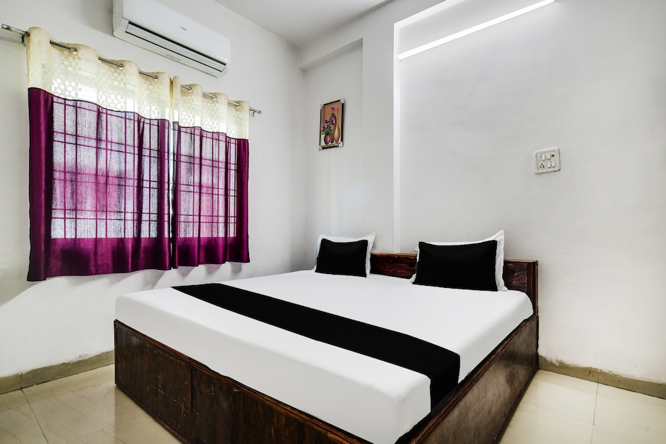 Hotel O Queen Palace, MG Road Indore, Indore