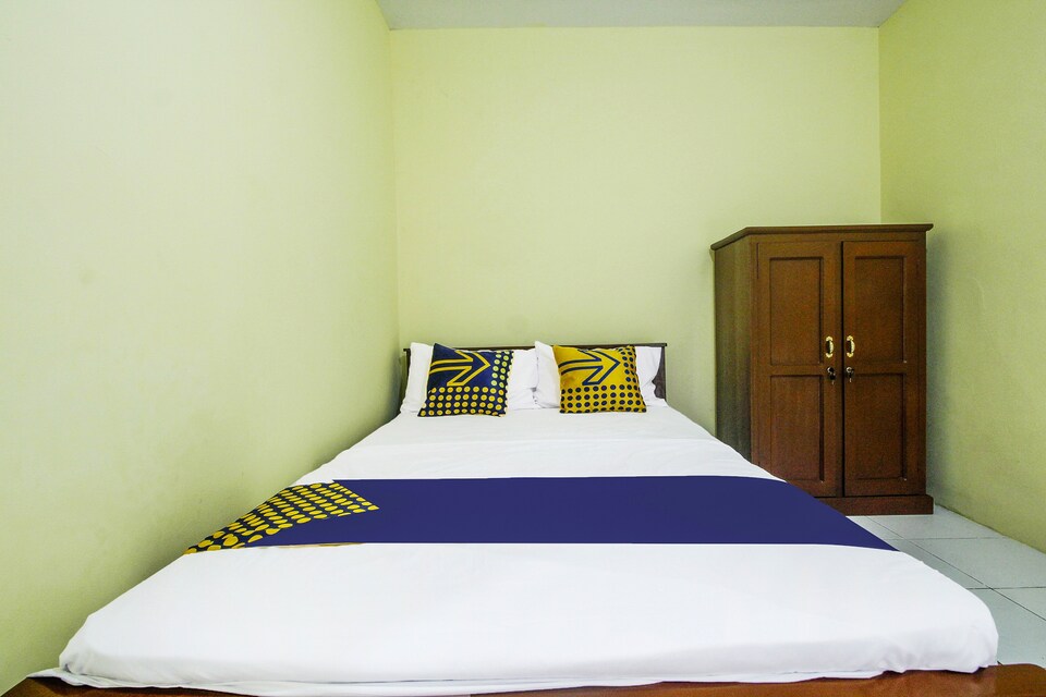 OYO Life 91606 Nadin Guest House Syariah, Garut Kota, Garut