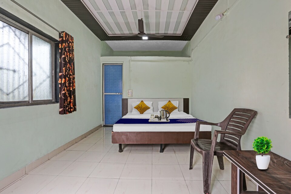 SPOT ON Akash Lodge, Mumbai- Kalyan-Bhiwandi- Badalapur, Mumbai